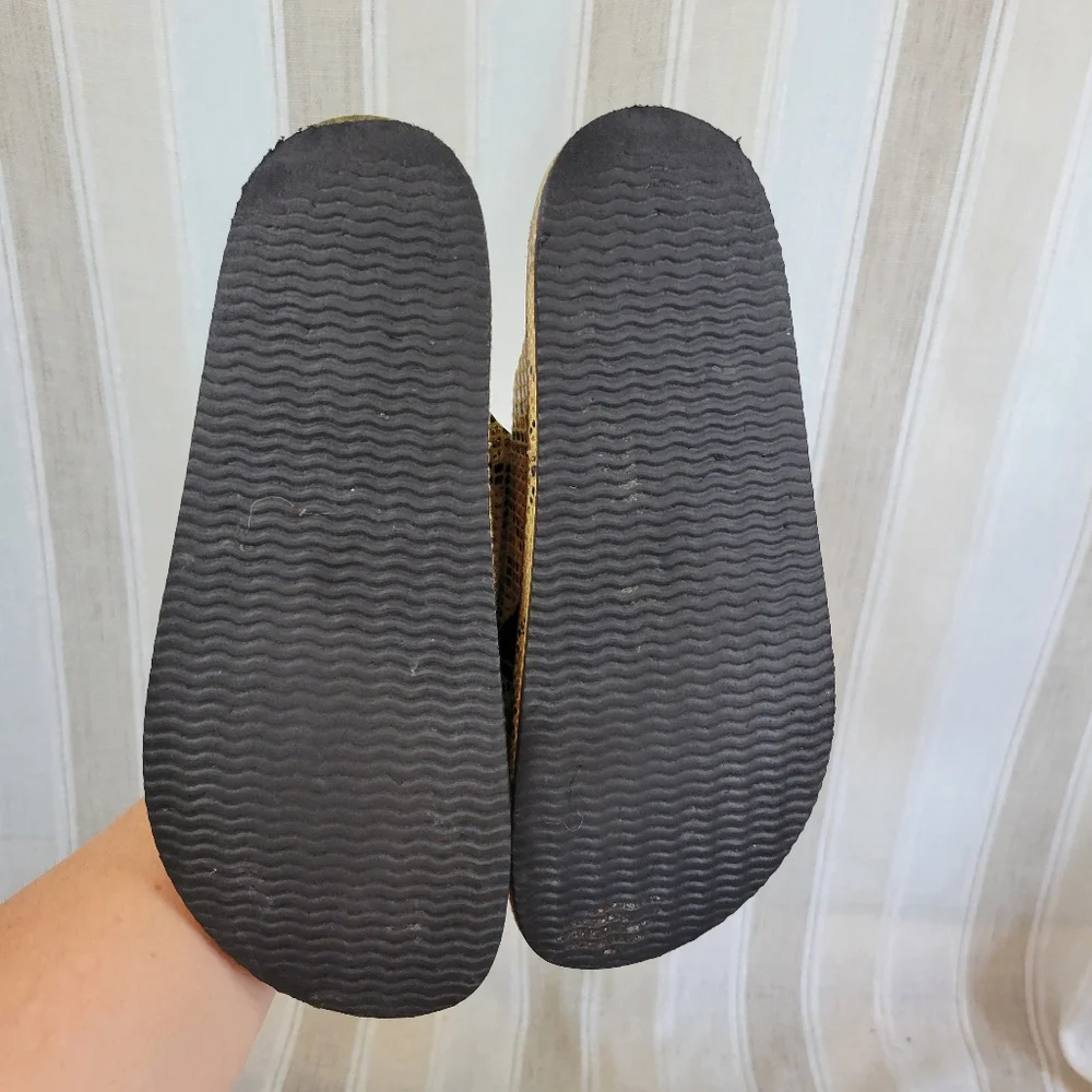 Free People Sidelines Footbed Sandals Snakeskin Size 7.5/8‎